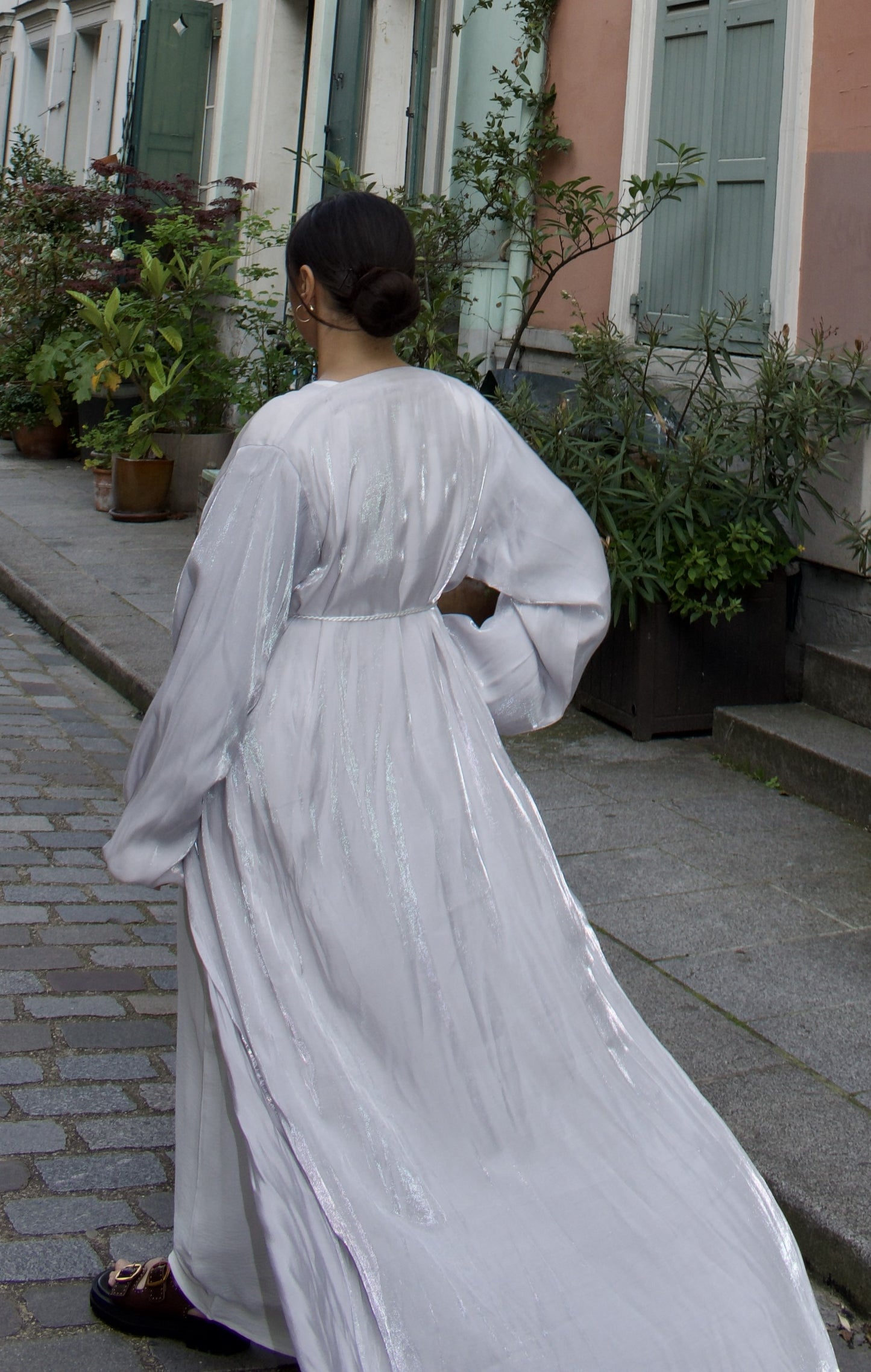 Abaya Sara gris brillant