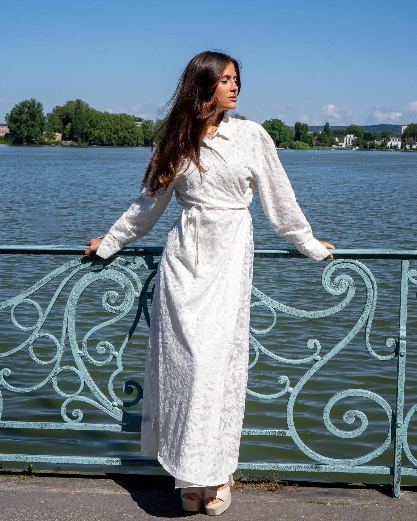 Robe a dentelle blanche